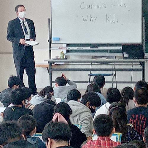 11/9㈫　先月に引き続き、キャリア教育の講話をさせていただきました。