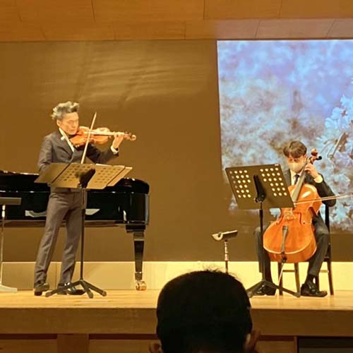 11/27　横田めぐみさんとの再会を誓うチャリティコンサート