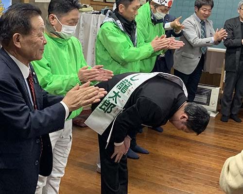 ４/４㈫　荻島公民館に於いて、立会演説会を行いました。