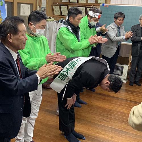 ４/４㈫　荻島公民館に於いて、立会演説会を行いました。