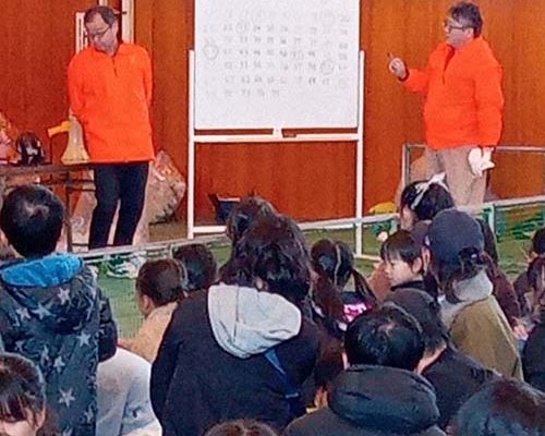 2/2㈰　荻川コミュニティセンターで「ちびっこ雪まつり」が開催されました。