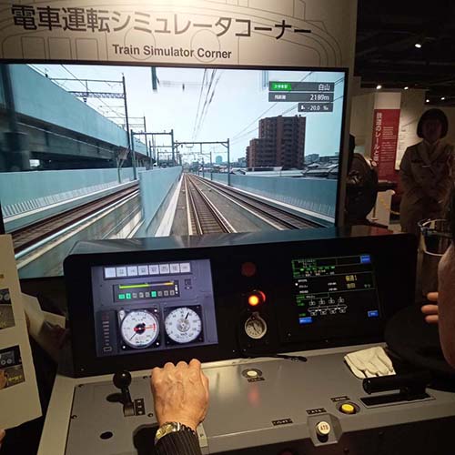 3/4㈫　「電車運転シミュレ−タ更新に伴う内覧会」に出席してまいりました。