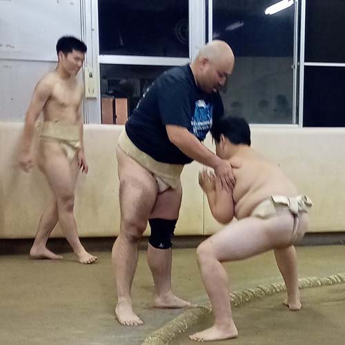 2025/10/18㈯　小千谷相撲教室の皆さんが、新津まで出稽古に来てくれました。